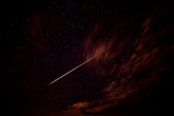 Fototapeta  - Niebo nocą-kometa