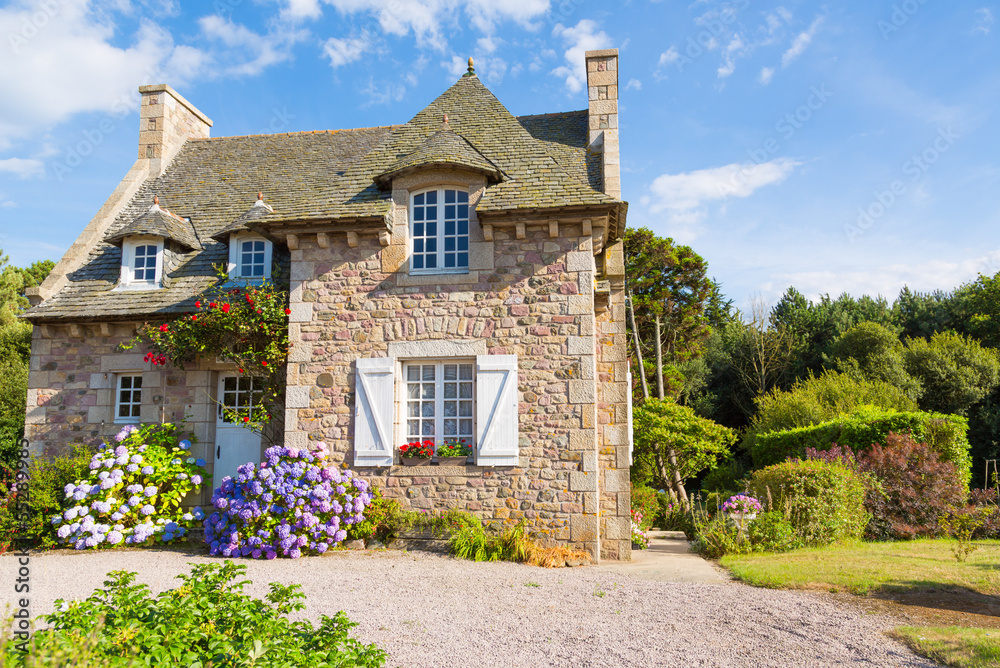French Brittany typical house - obrazy, fototapety, plakaty 
