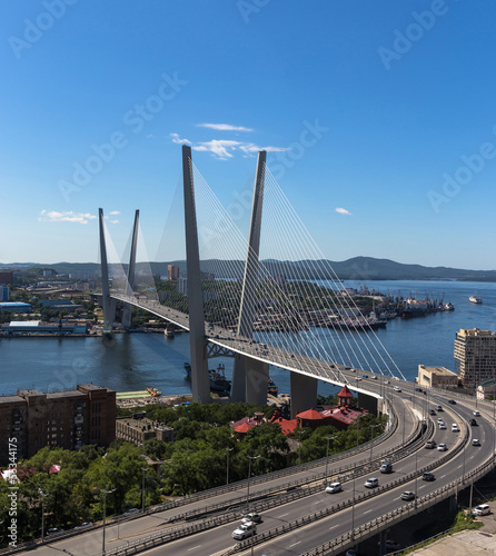 Naklejka - mata magnetyczna na lodówkę Vladivostok, bridge - daylight view.