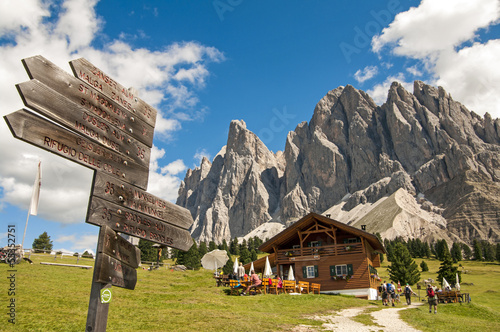 Carta da parati  baita in sudtirol,dolomiti,Italia