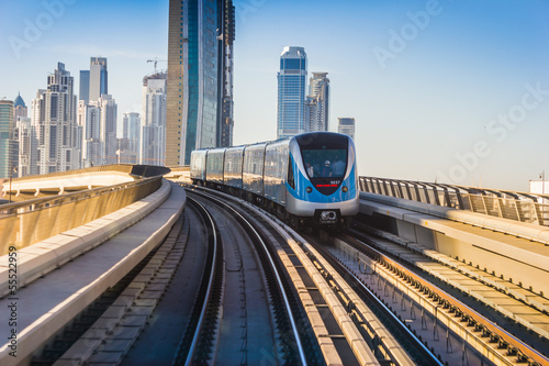 Nowoczesny obraz na płótnie Dubai Metro. A view of the city from the subway car