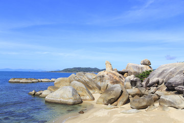 Wall Mural - Bizarre rock (hin ta hin yai) formation on the island of Koh Sam