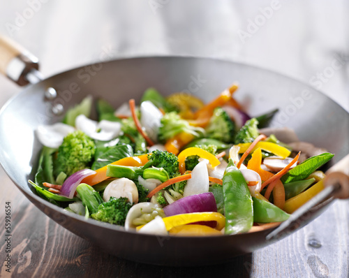 Fotografía vegetarian wok stir fry