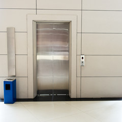 Canvas Print - elevator lobby