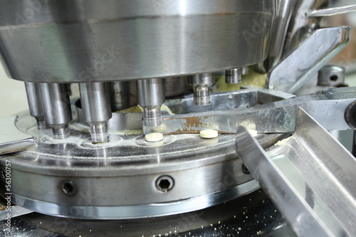 Fotografia Pharmaceutical machine operating