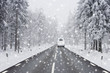 canvas print picture - Wohnmobil im Winter