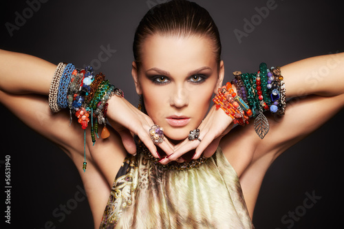 Obraz w ramie beautiful woman in bracelets