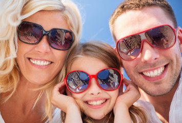 Canvas Print - happy family with blue sky