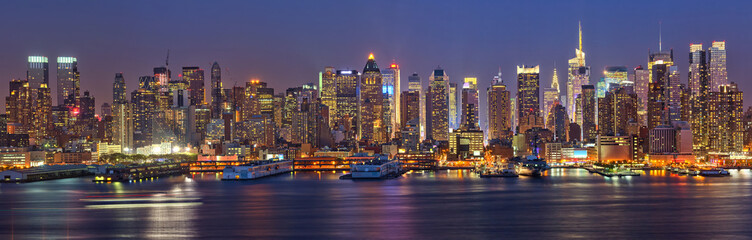 Wall Mural - Manhattan at night