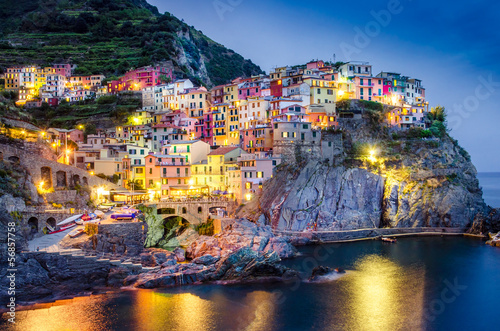 Naklejka na szybę Scenic night view of colorful village Manarola in Cinque Terre