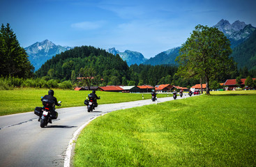 Fototapete - Motorcyclists on mountainous road