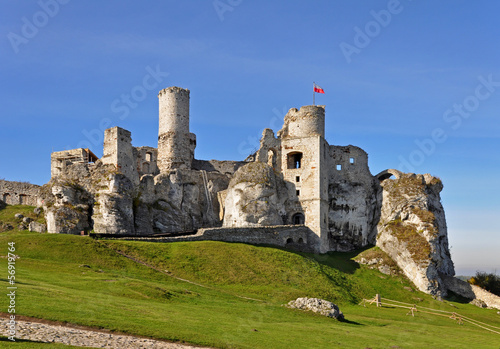 Obraz w ramie Castle ruins in Ogrodzieniec, Poland