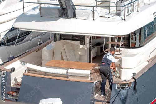 yacht lavori di manutenzione