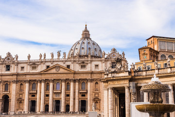 Fototapete - St. Peter's Basilica in Vatican City in Rome, Italy.