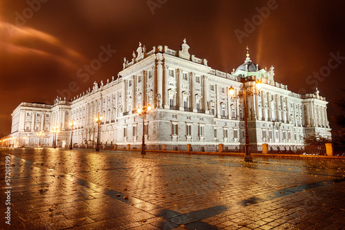 Plakat Pałac Królewski w Madrycie nocą, Hiszpania