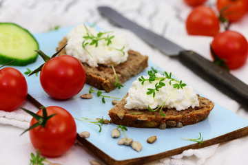 Sticker - Brot mit Frischkäse