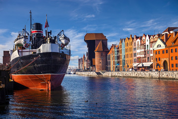 Wall Mural - View over the river Motlawa the Old Town in Gdansk, Poland.