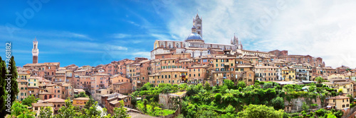 Fotografía Panoramic view of the medieval city of Siena, Tuscany, Italy