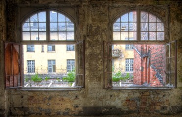 Wall Mural - Alte kaputte Fenster