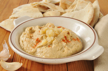 Canvas Print - Hummus with garlic and pita bread