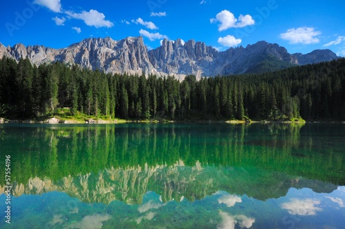 Obrazy góry  carezza-lake-peaks-latemar