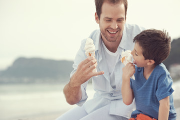 Poster - Eating icecream together