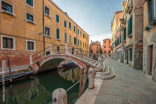 Obraz w ramie Canals of Venice, Italy