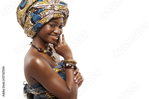 Fototapeta na wymiar Beautiful African fashion model in traditional dress.
