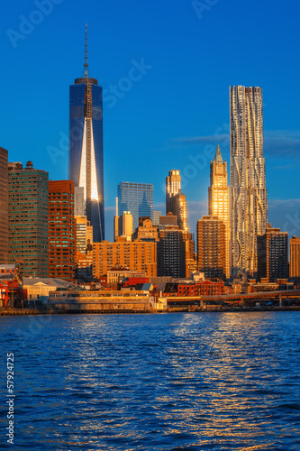 Fotografering Lower Manhattan skyline along the East River