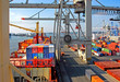 canvas print picture - Container löschen im Hamburger Hafen.