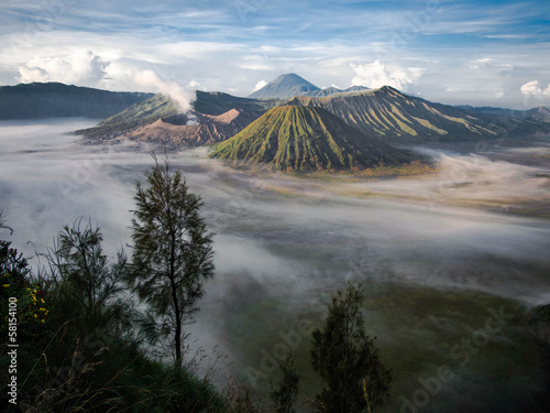 wspina-sie-bromo-wspina-sie-batok-i-gunung-semeru-w-jawa-indonezja