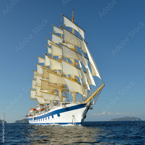 Naklejka dekoracyjna Sailing ship