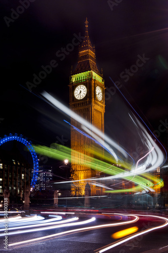 Fototapeta na wymiar big ben and circle traffic lights