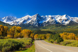 Fototapeta Góry - Road in Colorado