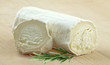 © Maurice Metzger - fromage de chèvre sur planche à découper