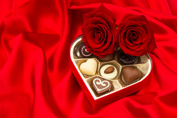 Sticker - red roses and assorted chocolate pralines in gift box