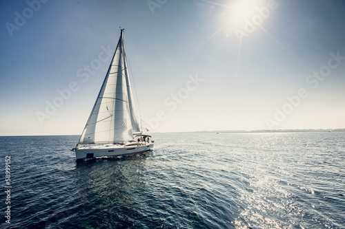 Obraz w ramie Sailing ship yachts with white sails