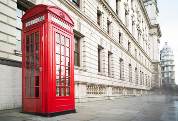 Fototapete - Phone cabine in London