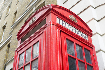 Fototapete - Red Phone cabine in London.