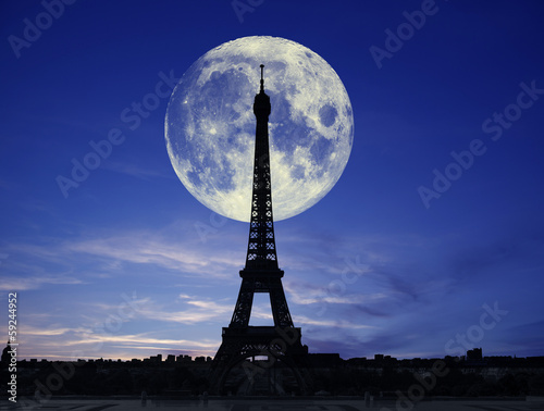 Naklejka - mata magnetyczna na lodówkę La tour e la luna