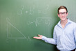 © Racle Fotodesign - schüler arbeitet an der tafel