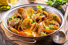 Clams In Tomato Sauce