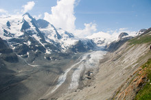 Glacier Pasterze. Austrian Alps