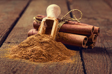 Cinnamon Sticks And Cinnamon Powder
