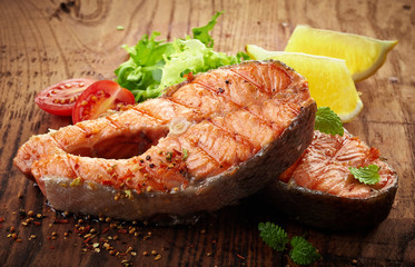 Canvas Print - grilled salmon steak slices