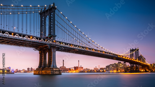Nowoczesny obraz na płótnie Manhattan Bridge at dusk