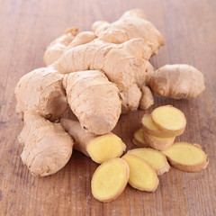 sliced ginger root