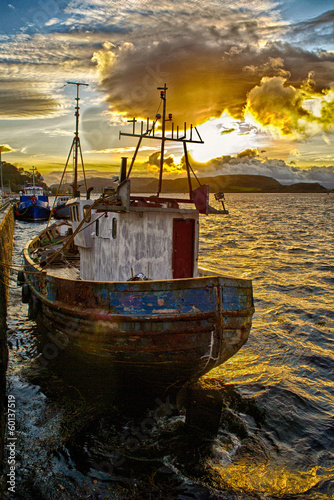 Naklejka dekoracyjna fisher boat