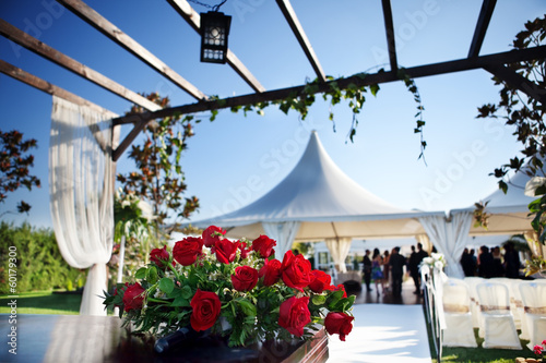 Fotografie, Obraz ceremonia en exterior. decoración de celebraciones