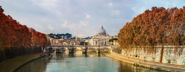 Fototapete - View of the Vatican with Saint Peter's Basilica and Sant'Angelo'